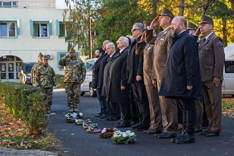 Megemlékezés a Kossuth Laktanya 1956. november 4-i áldozataira