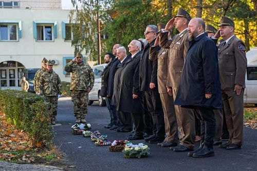 Megemlékezés a Kossuth Laktanya 1956. november 4-i áldozataira