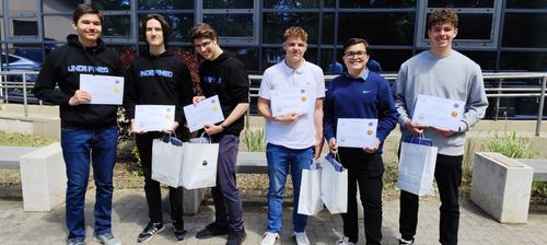 Ismét első helyen végeztek a mechwartos diákok a Vadász Dénes Informatikai Versenyen.