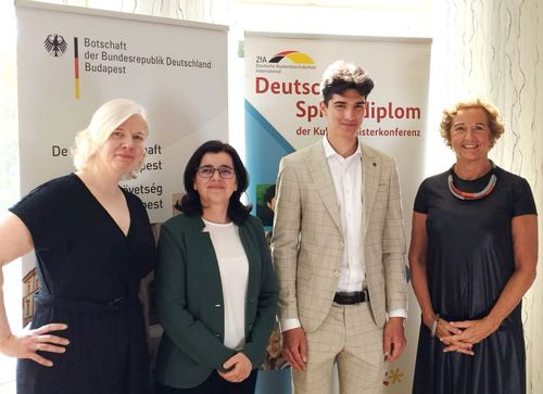 DSD II nyelvvizsga-bizonyítványok ünnepélyes átadása